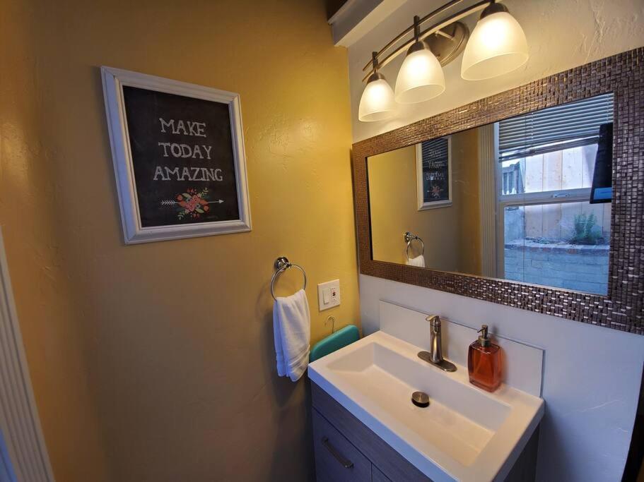 Centrally Located Studio And Cozy Place Perfect For Travelers And Couples! Located In San Diego Downtown! Perfect For Your Quick Getaway! Exterior photo