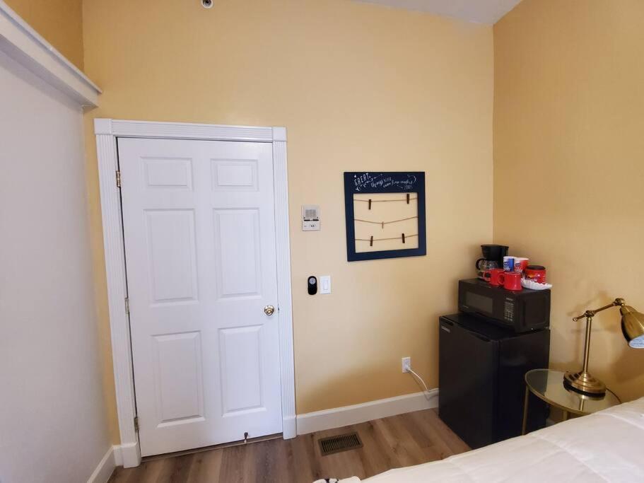 Centrally Located Studio And Cozy Place Perfect For Travelers And Couples! Located In San Diego Downtown! Perfect For Your Quick Getaway! Exterior photo